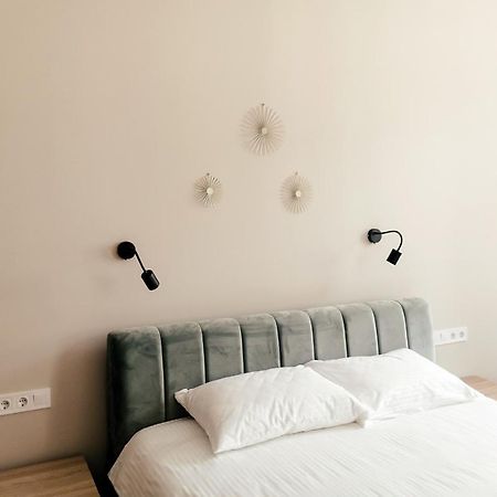 Lara Apartament 3 Apartment Lviv Exterior photo
